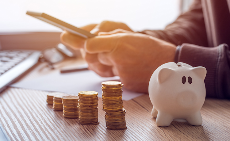illustration coins and piggy bank